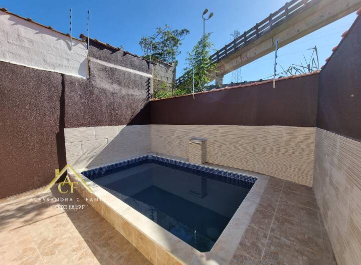 Casa à venda com 3 quartos, 72m² - Foto 1