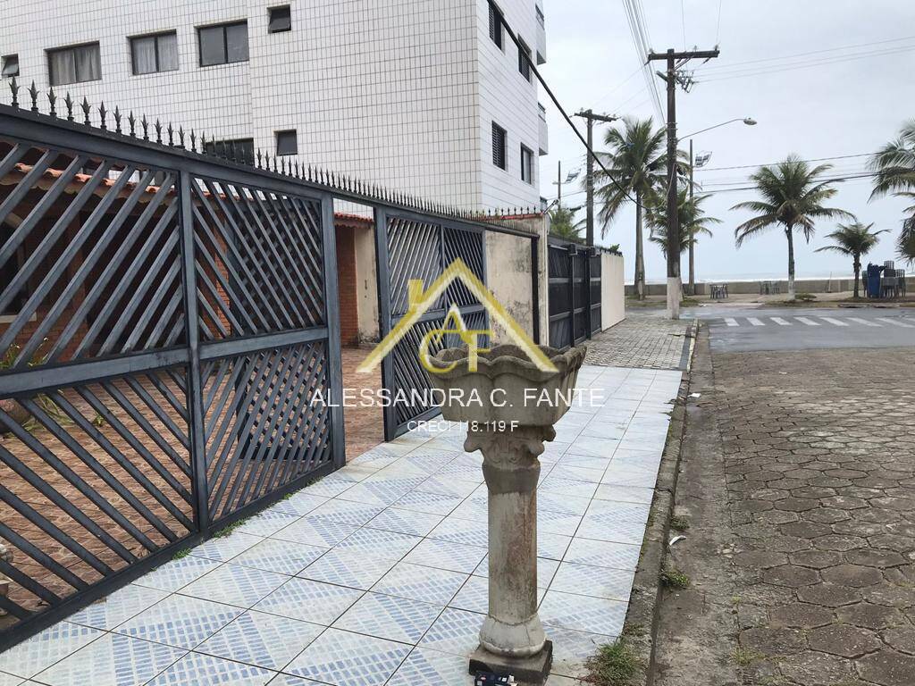 Casa à venda com 3 quartos, 308m² - Foto 2