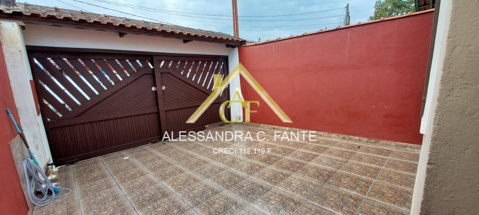 Casa à venda com 2 quartos, 150m² - Foto 2