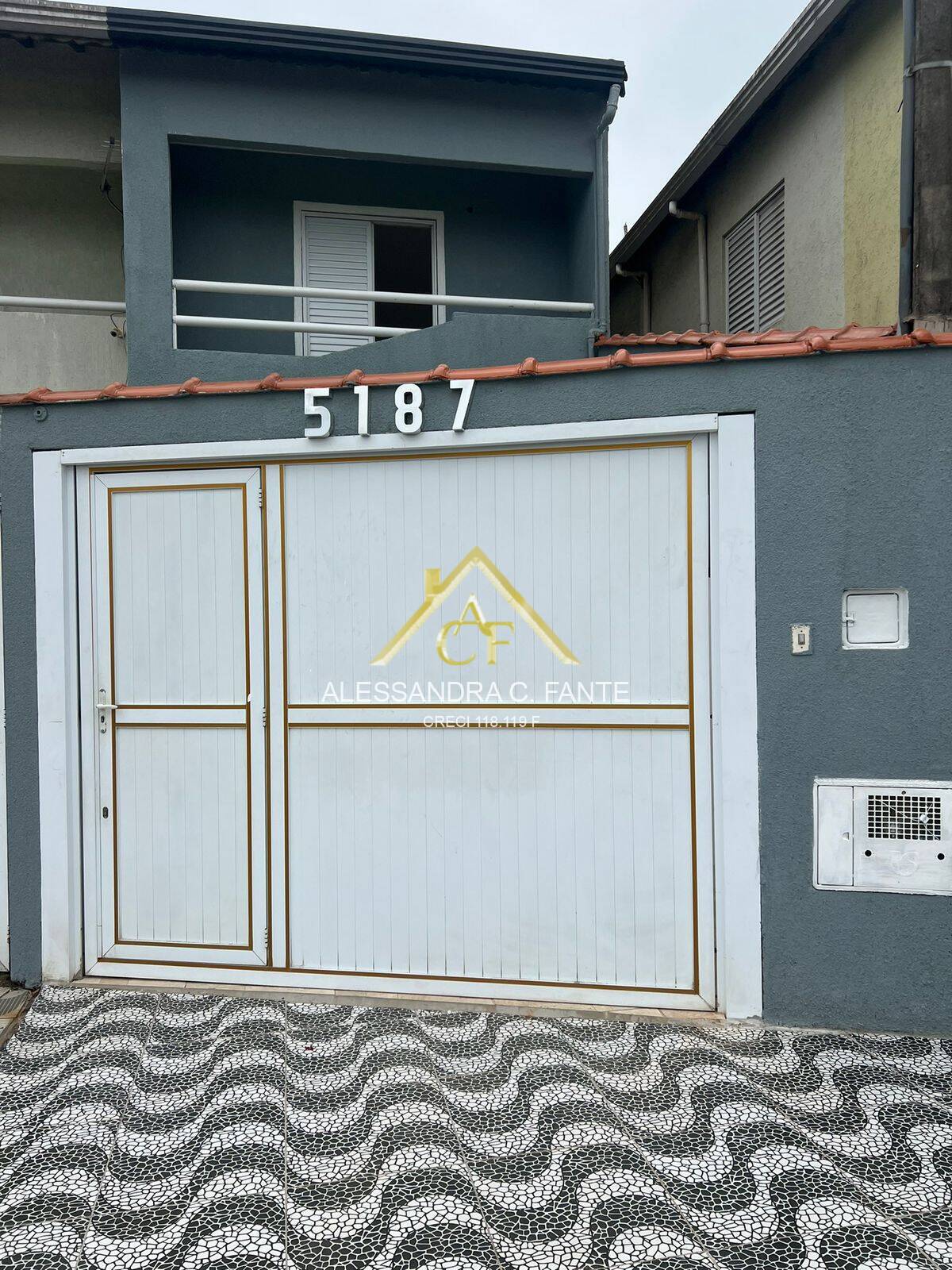 Sobrado à venda com 2 quartos, 61m² - Foto 1